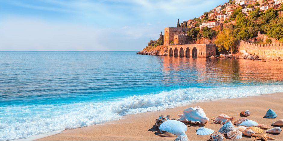 Antalya'da Araç Kiralamanın Avantajları: Tatilinize Konfor Katın